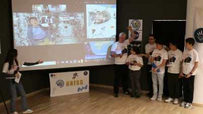 İzmir’de ilkokul öğrencileri, Uluslararası Uzay İstasyonu’ndaki Japon astronotla telsiz üzerinden