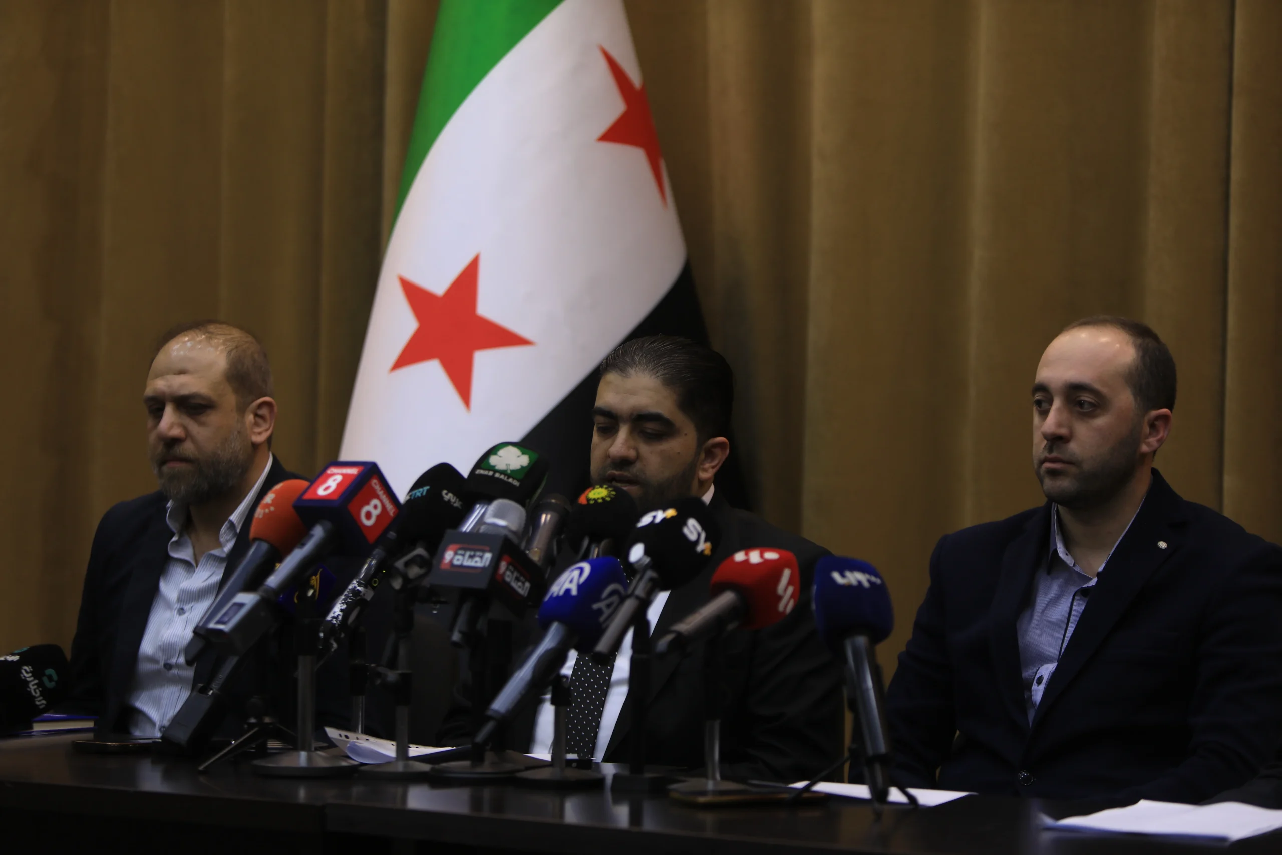 Katar ve Birleşik Arap Emirlikleri (BAE), Suriye'de kurulan yeni kabineyi