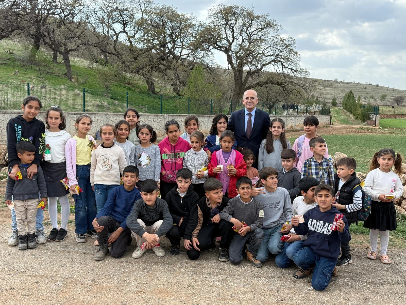 Hazine ve Maliye Bakanı Mehmet Şimşek, Ramazan Bayramı öncesinde memleketi