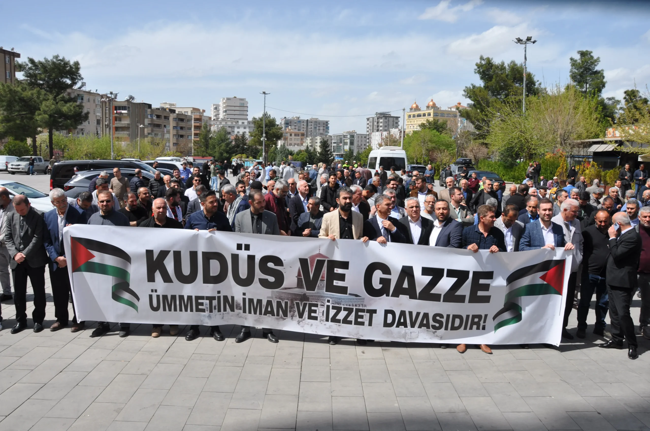 TBMM Dışişleri Komisyonu Başkanı Fuat Oktay, Mardin’de İsrail’in Gazze saldırılarına