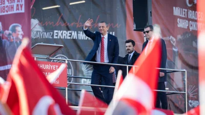 CHP Lideri Özgür Özel, partisinin düzenlediği mitingde CHP’nin gençleştiğini, büyüdüğünü