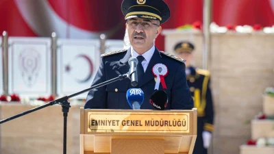 Türk Polis Teşkilatı, 180. yıl dönümünde Cebeci Şehitliği'nde düzenlediği törende,