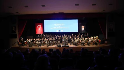 Çanakkale'de sahne alan Armoni Mızıkası ve ÇOMÜ korosu, çok sesli