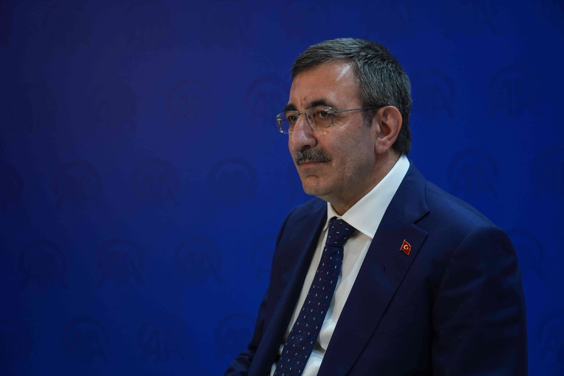 Cumhurbaşkanı Yardımcısı Cevdet Yılmaz, dünya ekonomisini tehdit eden belirsizliklere karşı