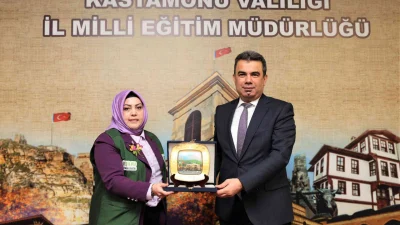 Bağımlılıkla mücadeleye dikkat çekmek amacıyla düzenlenen yarışmada Kastamonu’nun birincileri ödüllerini