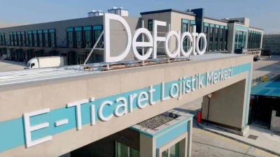 Moda markası DeFacto, güneş enerjili sistemler ve akıllı teknolojilerle lojistik