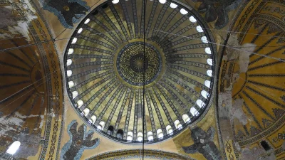 UNESCO Dünya Mirası Listesi'nde yer alan Ayasofya'da başlatılan restorasyon süreciyle,