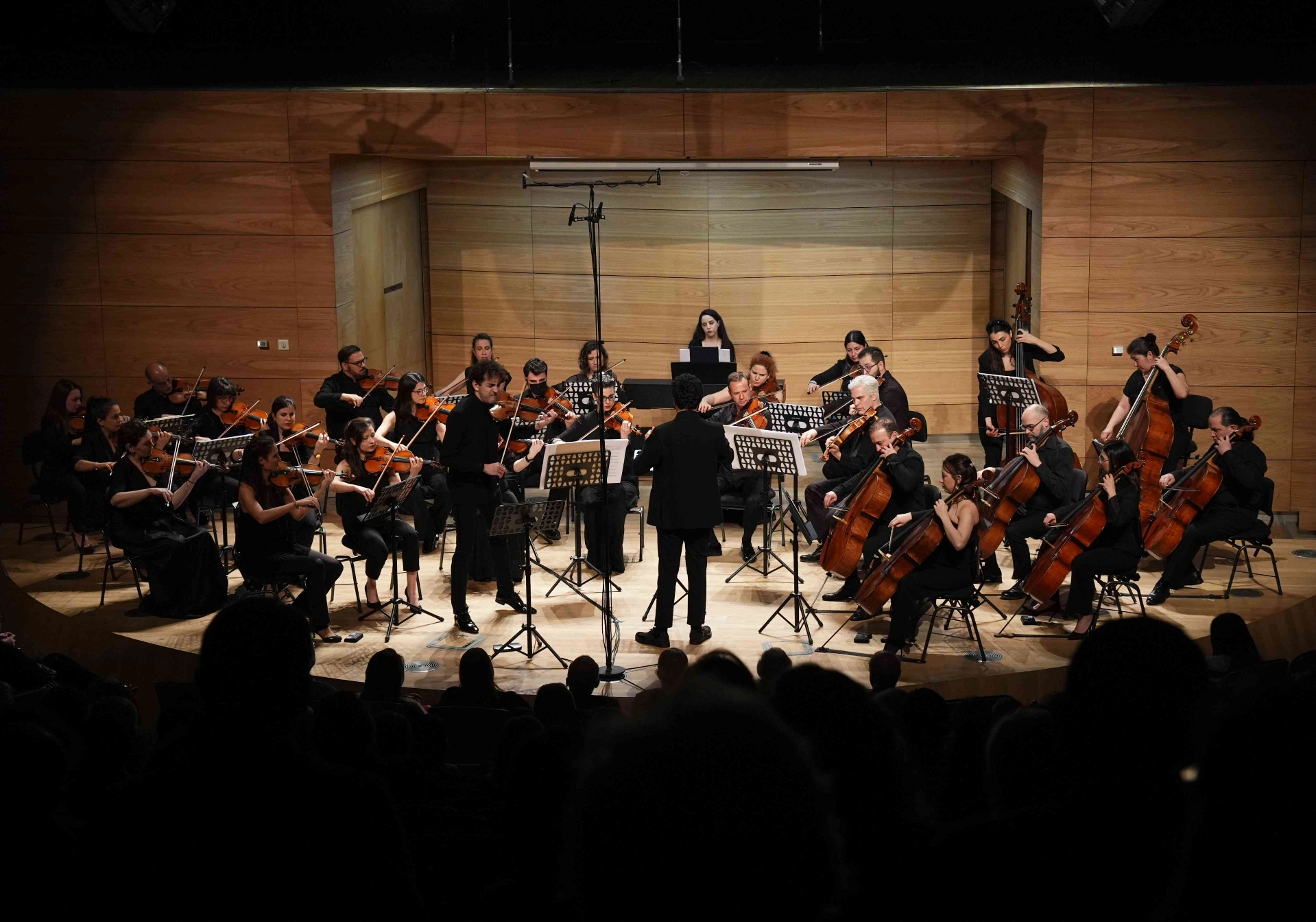 Başkentte müzikseverlerle buluşan Elvin Hoxha Ganiyev, performansıyla Uluslararası Ankara Müzik