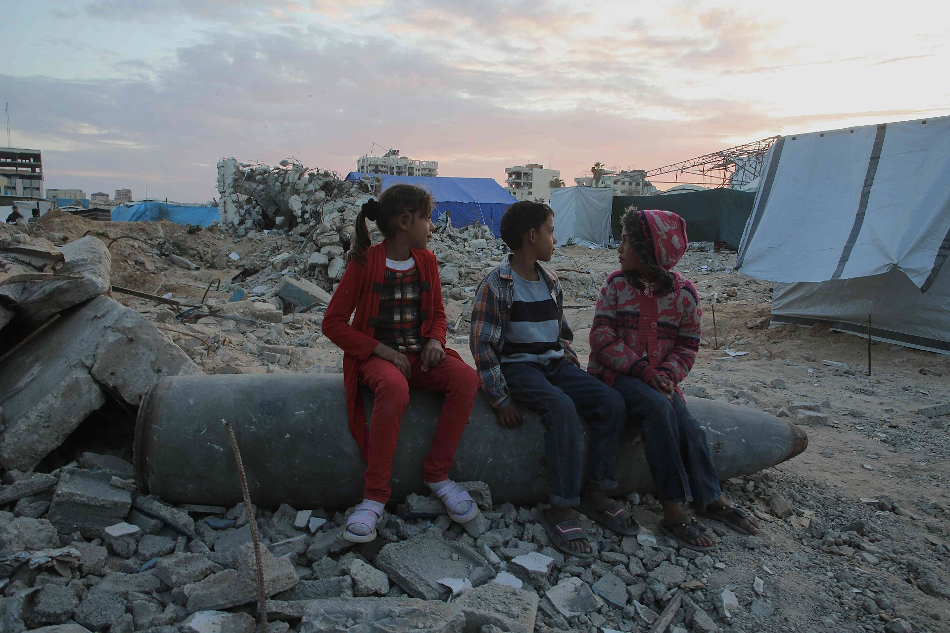 İsrail saldırılarında hasar gören ana su hattının onarılmasıyla Gazze’de bir