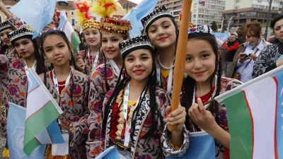 23 Nisan etkinlikleri kapsamında Samsun’da gerçekleştirilen Türk Dünyası Çocuk Festivali,