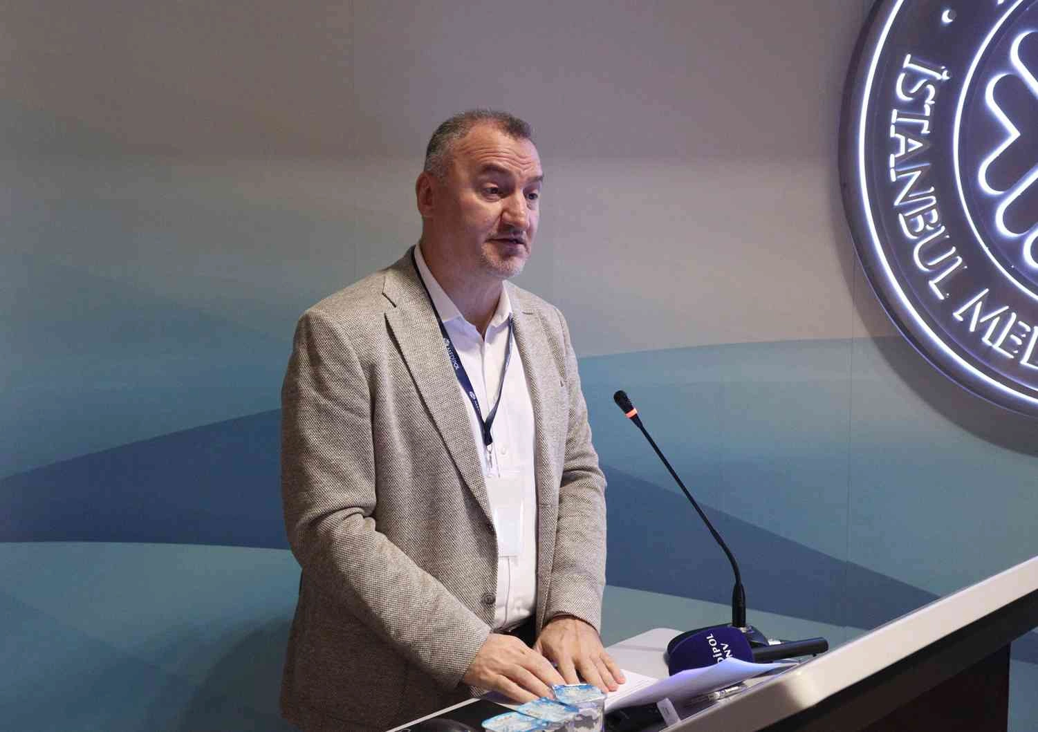 İstanbul’da düzenlenen sempozyumda, metanol zehirlenmesine karşı küresel işbirliğinin ve erken