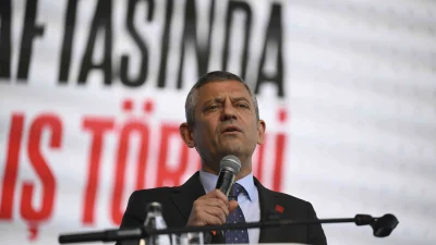 CHP lideri Özgür Özel, Keçiören’de 23 merkezin açılışında konuşarak, hem