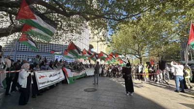 Almanya'nın başkenti Berlin’de düzenlenen gösteride, İsrail’in Filistin topraklarına yönelik saldırılarına