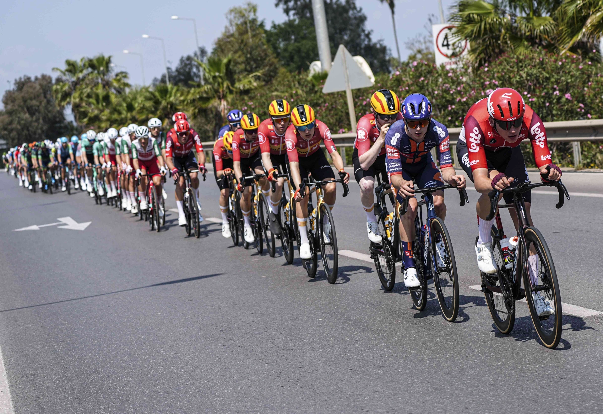 Cumhurbaşkanlığı Türkiye Bisiklet Turu'nun ilk etabını Simon Dehairs kazanarak turkuaz