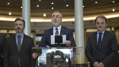 Çalışma ve Sosyal Güvenlik Bakanı Işıkhan, 1 Mayıs Fotoğraf Sergisi