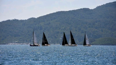 2.Uluslararası Akdeniz Yat Şampiyonası Marmaris’te Başladı Marmaris’te bu yıl ikinci kez gerçekleştirilen Uluslararası Akdeniz Yat Şampiyonası,