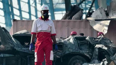 İran'ın Bender Abbas Limanı'nda yaşanan patlamada ölü sayısı 65'e çıktı,