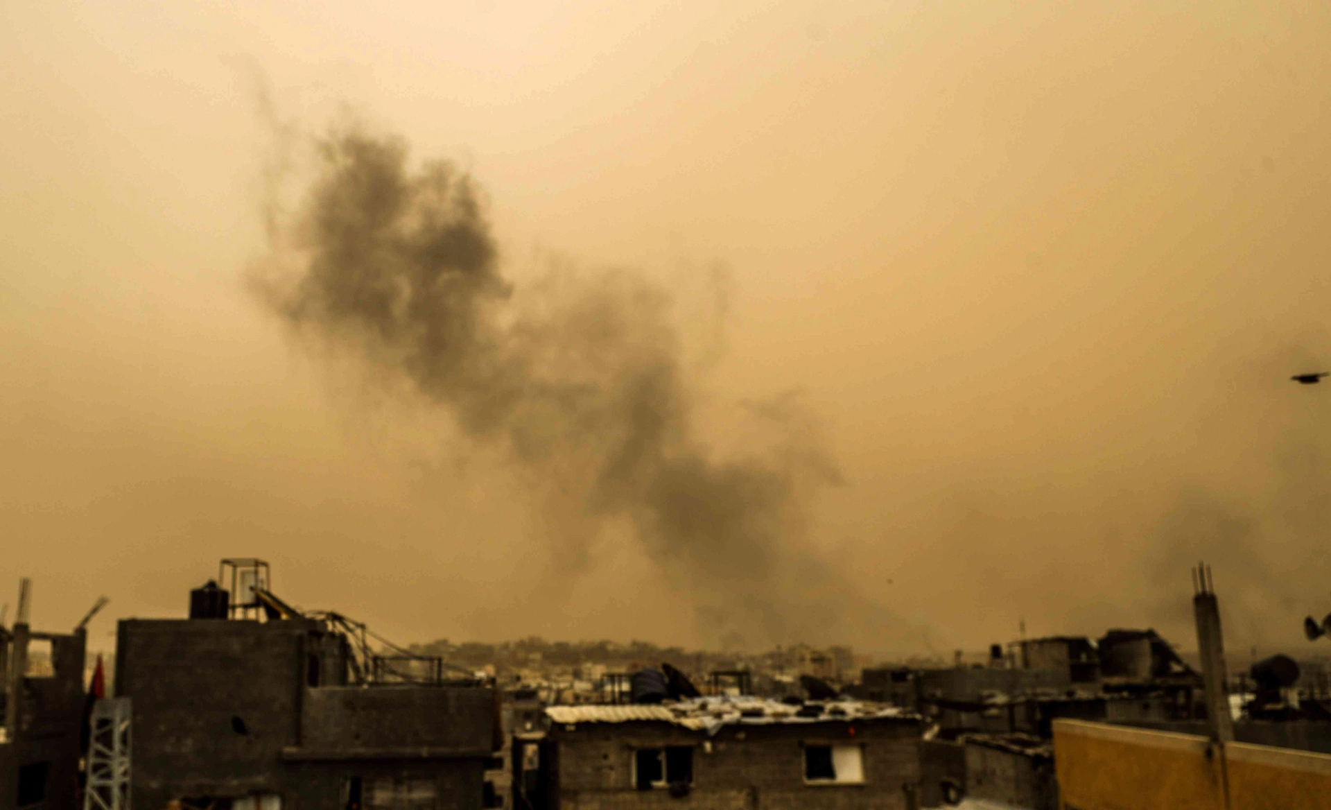 İsrail'in Gazze’ye yönelik saldırıları sürerken, son bombardımanlarda aralarında çocukların da