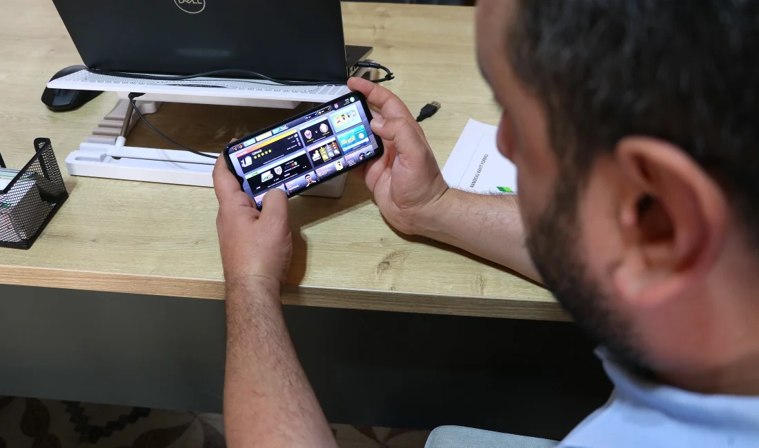 Yeşilay’dan Ebeveynlere Dijital Kullanım Uyarısı Yeşilay Genel Başkanı Mehmet Dinç, “Ebeveynler dijital araçları sağlıksız kullanıyorsa