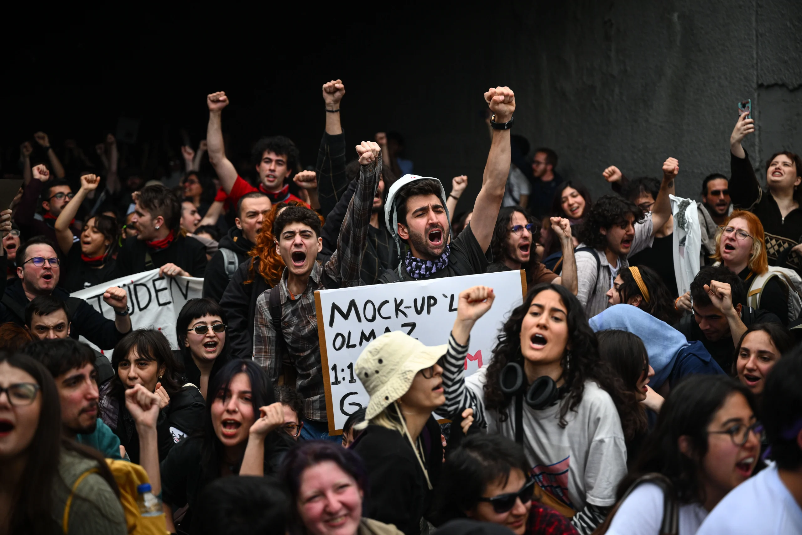 Başkent Ankara’da 1 Mayıs kutlamaları Anadolu Meydanı’nda sendikaların katılımıyla coşkulu