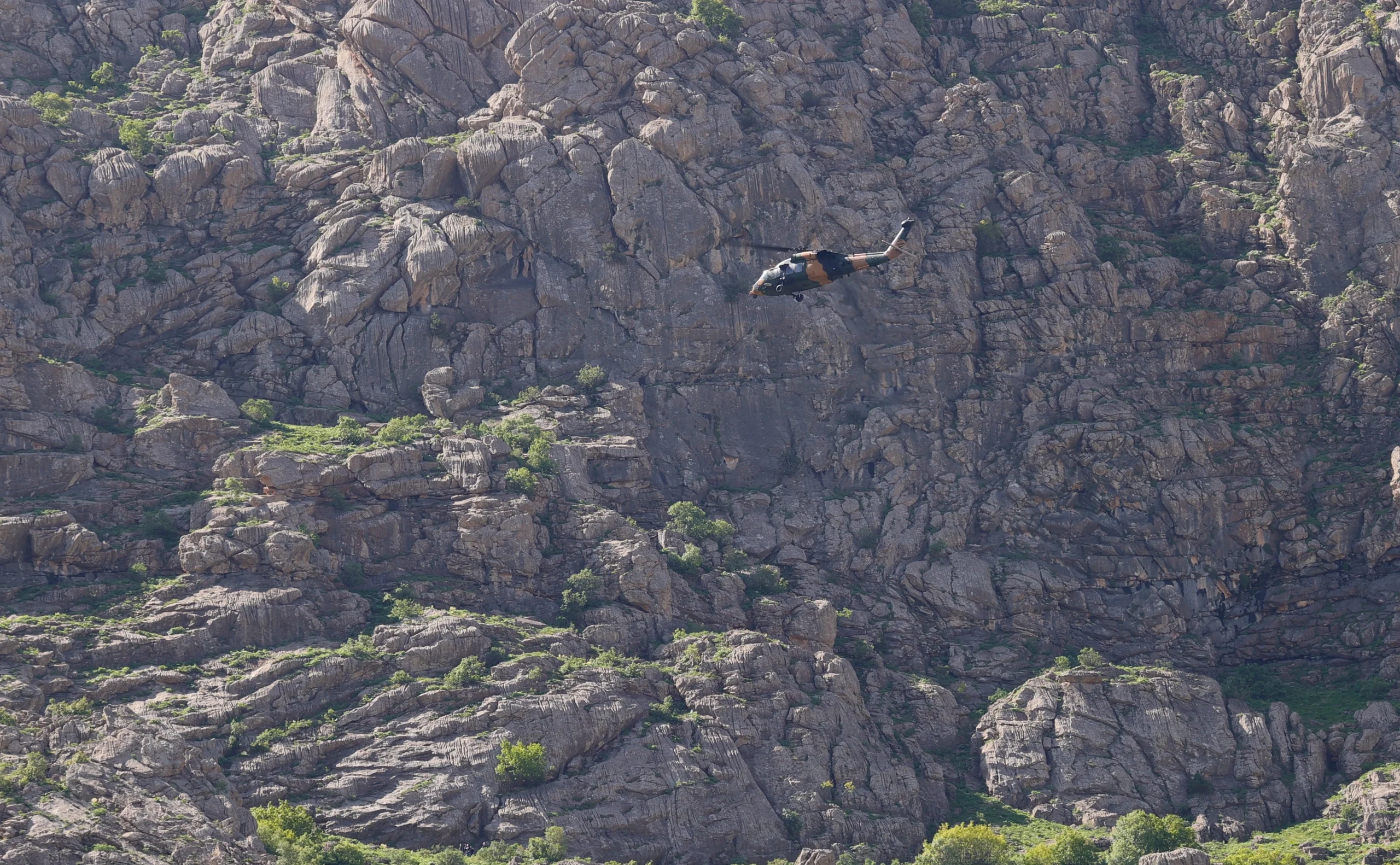 Hakkari’de pancar toplarken dağda kaybolan 74 yaşındaki Mehmet Kurt, sabaha