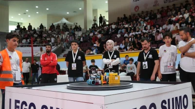 Hatay'da robotik yeteneklerin yarıştığı Hataybot Robot Yarışması’nda başarılı öğrenciler ödüllendirildi.