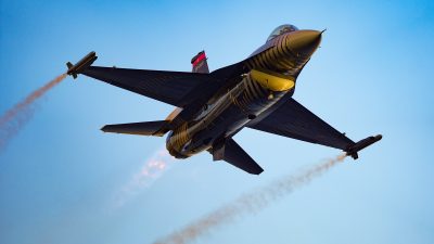 İstanbul’un fethi kutlamaları kapsamında görev alacak SOLOTÜRK, Yenikapı üzerinde nefes