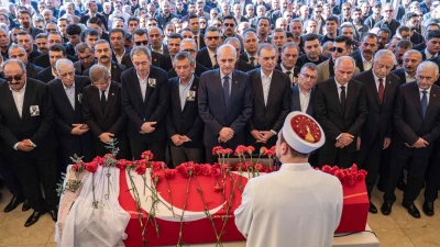Tedavi gördüğü hastanede hayatını kaybeden Sırrı Süreyya Önder, İstanbul’da düzenlenen