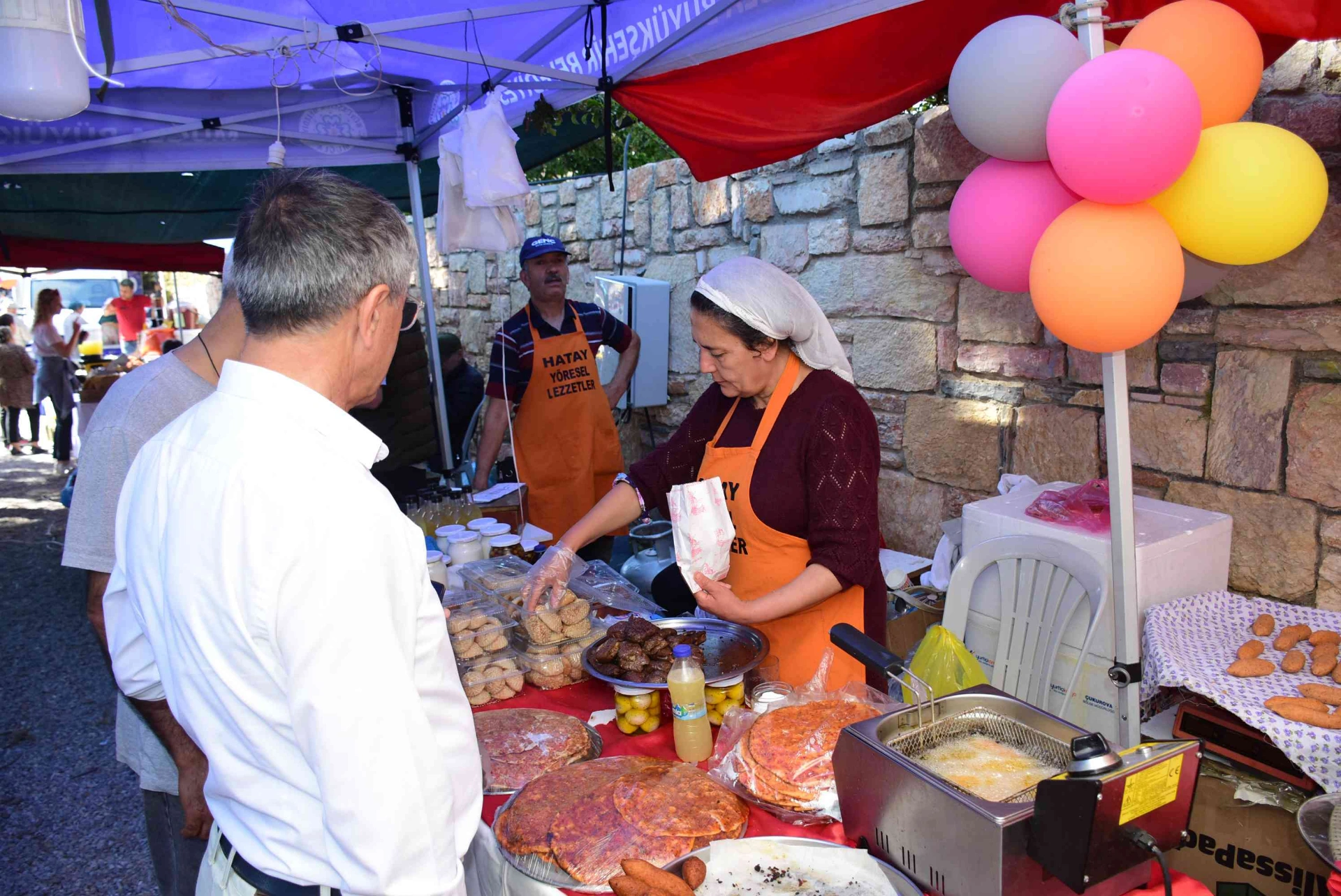 Muğla’nın Bodrum ilçesinde düzenlenen Uluslararası Hıdırellez Şenliği, farklı kültürlerin buluştuğu