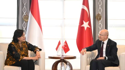Hazine ve Maliye Bakanı Mehmet Şimşek, Endonezya Maliye Bakanı Sri