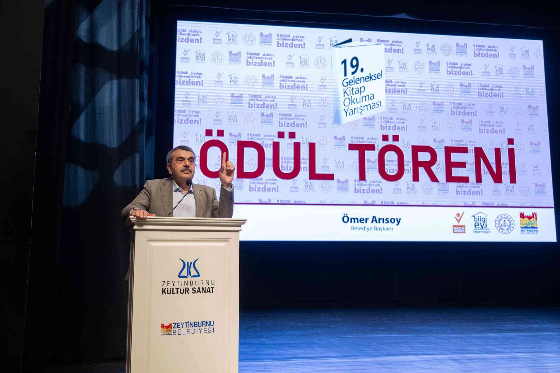 Milli Eğitim Bakanı Yusuf Tekin, öğrenci sınavlarında yapay zekâ destekli