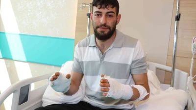 Ağır vasıta teknisyeni Emre Ağhan, hararet yapan otomobiline ormanlık alanda