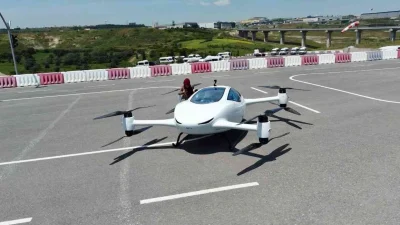 AirCar Teknoloji'nin geliştirdiği elektrikli uçan araç, şehir içi ulaşımda devrim