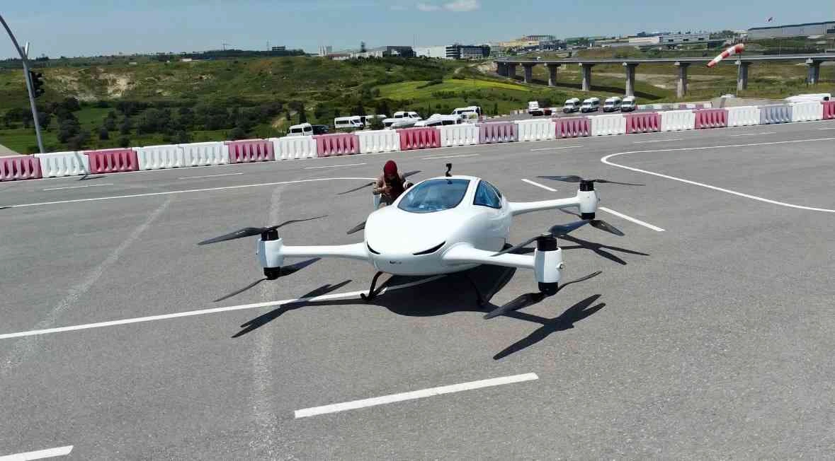 AirCar Teknoloji'nin geliştirdiği elektrikli uçan araç, şehir içi ulaşımda devrim