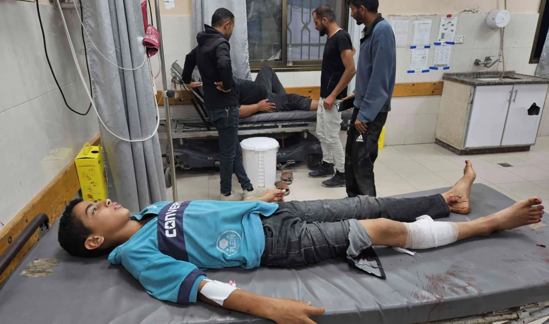 İsrail, Gazze Şeridi’nin güneyindeki Gazze Avrupa Hastanesi’ne hava saldırısı düzenledi.