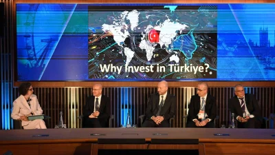 Bakan Şimşek, Londra’daki uluslararası toplantıda “Programımız çalışıyor, enflasyon düşüyor, büyüme