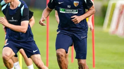 Kayserispor, Galatasaray Maçı Hazırlıklarını Sürdürüyor Süper Lig’in 36. haftasında Galatasaray’a konuk olacak Kayserispor, hazırlıklarına yoğun