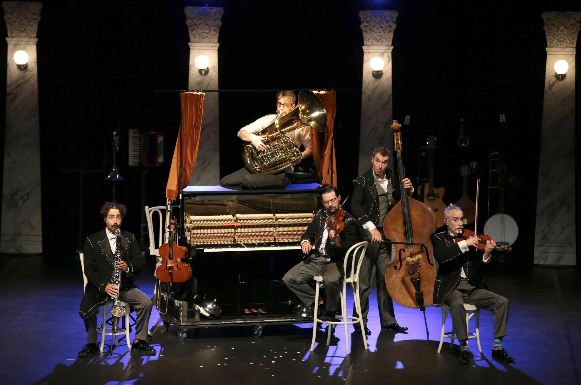 Devlet Tiyatroları Antalya 15. Uluslararası Tiyatro Festivali, renkli oyunlar ve