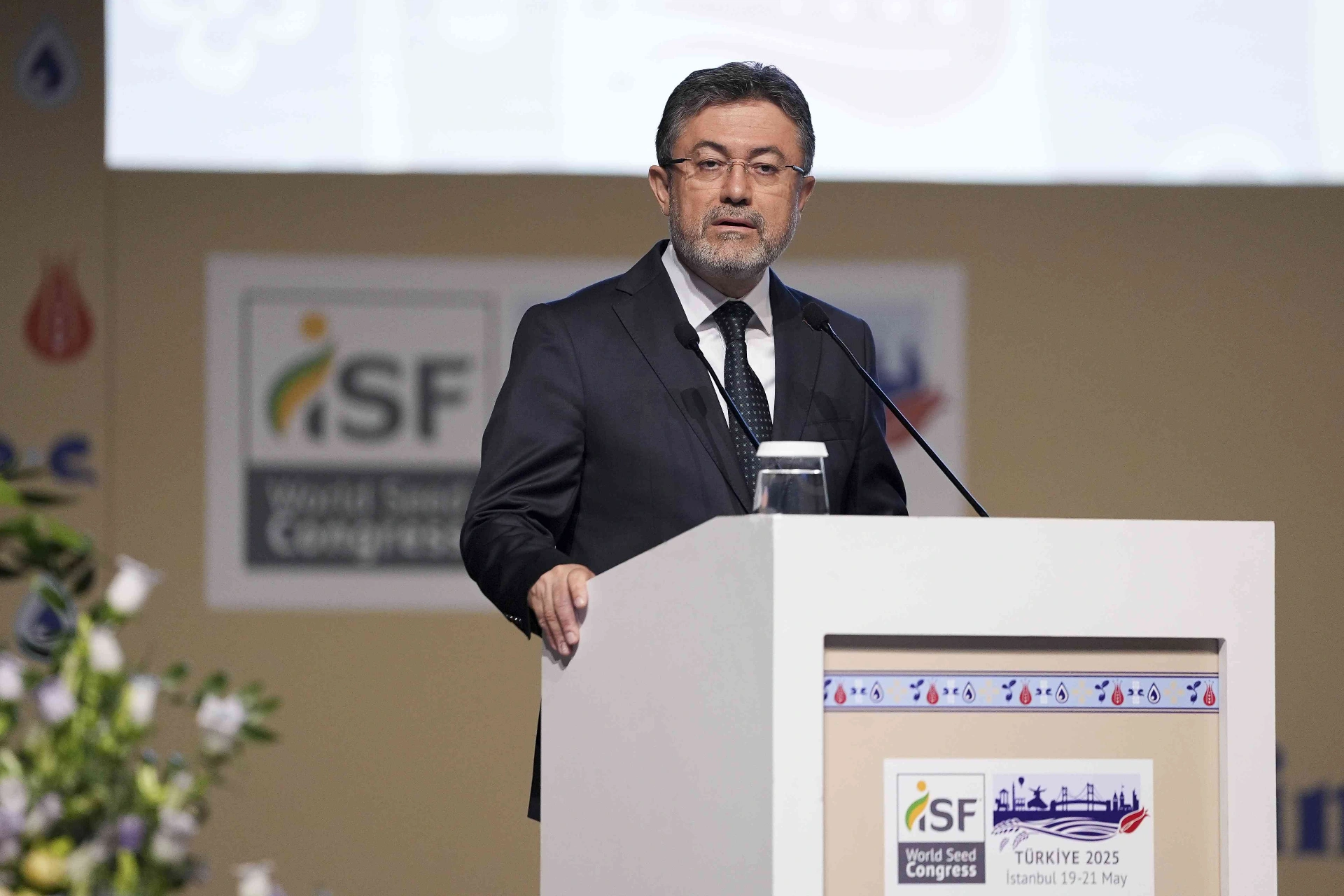 Bakan Yumaklı, tohumculuk alanında elde edilen başarılarla Türkiye’nin hem kendi