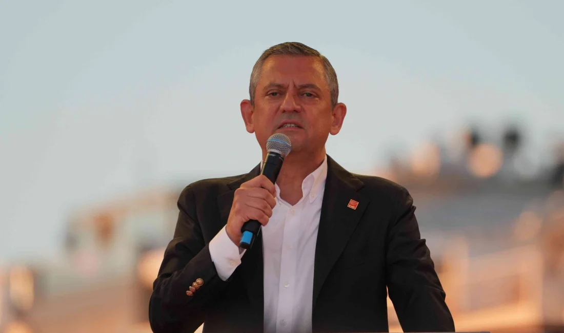 Özgür Özel: “CHP, Teröre Kimden Gelirse Gelsin Karşıdır” CHP lideri Özgür Özel, İzmir mitinginde yaptığı konuşmada, terörle mücadelede