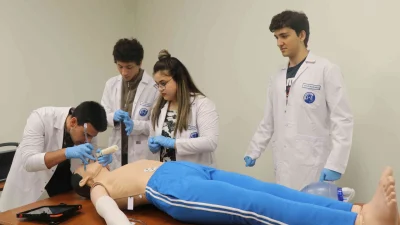 Kayseri’de kurulan Gevher Nesibe Tıbbi Simülasyon Merkezi, hekim adaylarını gerçek