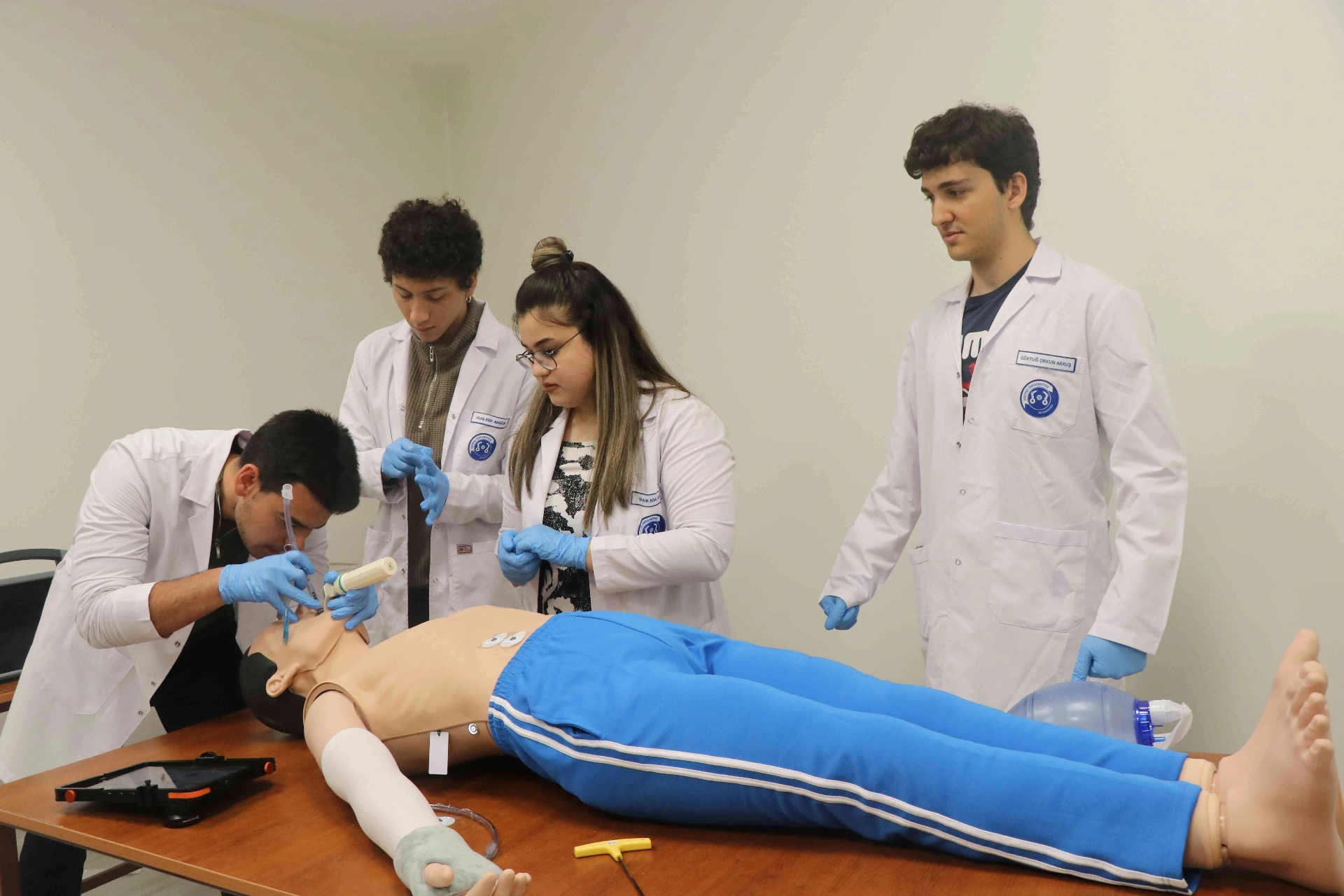 Kayseri’de kurulan Gevher Nesibe Tıbbi Simülasyon Merkezi, hekim adaylarını gerçek