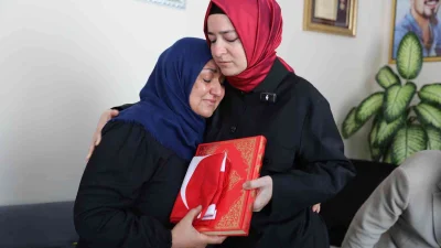 AK Parti Genel Başkan Yardımcısı Kaya, Adana’da gerçekleştirdiği ziyaretlerde emekçilere,