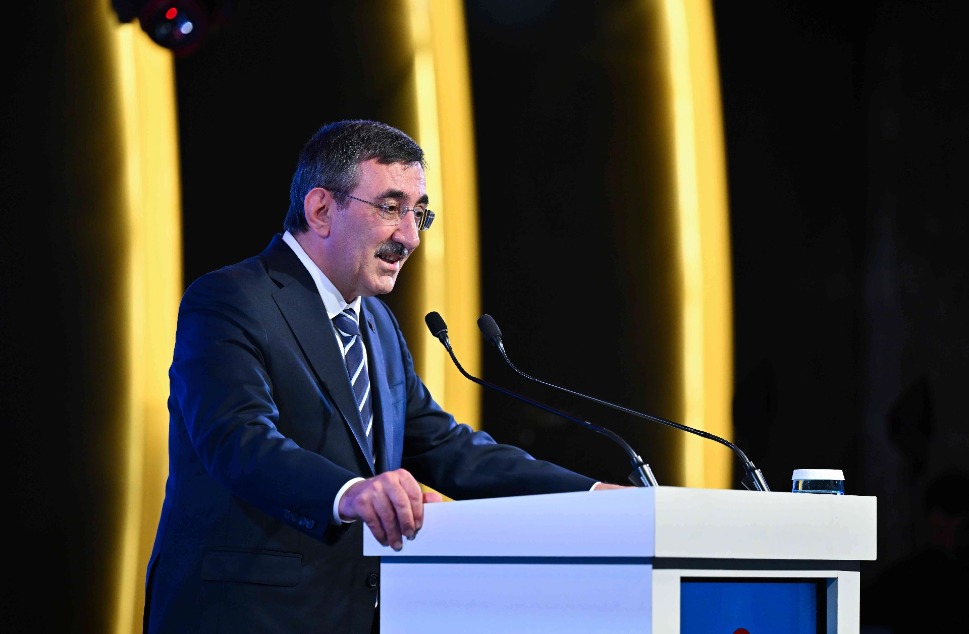 Cumhurbaşkanı Yardımcısı Cevdet Yılmaz, canlı yayında yaptığı açıklamada, Türkiye’nin istikrarlı