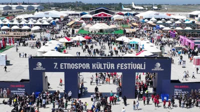 Etnospor Festivali’nde Sıfır Atık Standına Gençlerden Yoğun İlgi İstanbul'da düzenlenen Etnospor Festivali’nde Sıfır Atık Vakfı’nın standı, çevre bilincini
