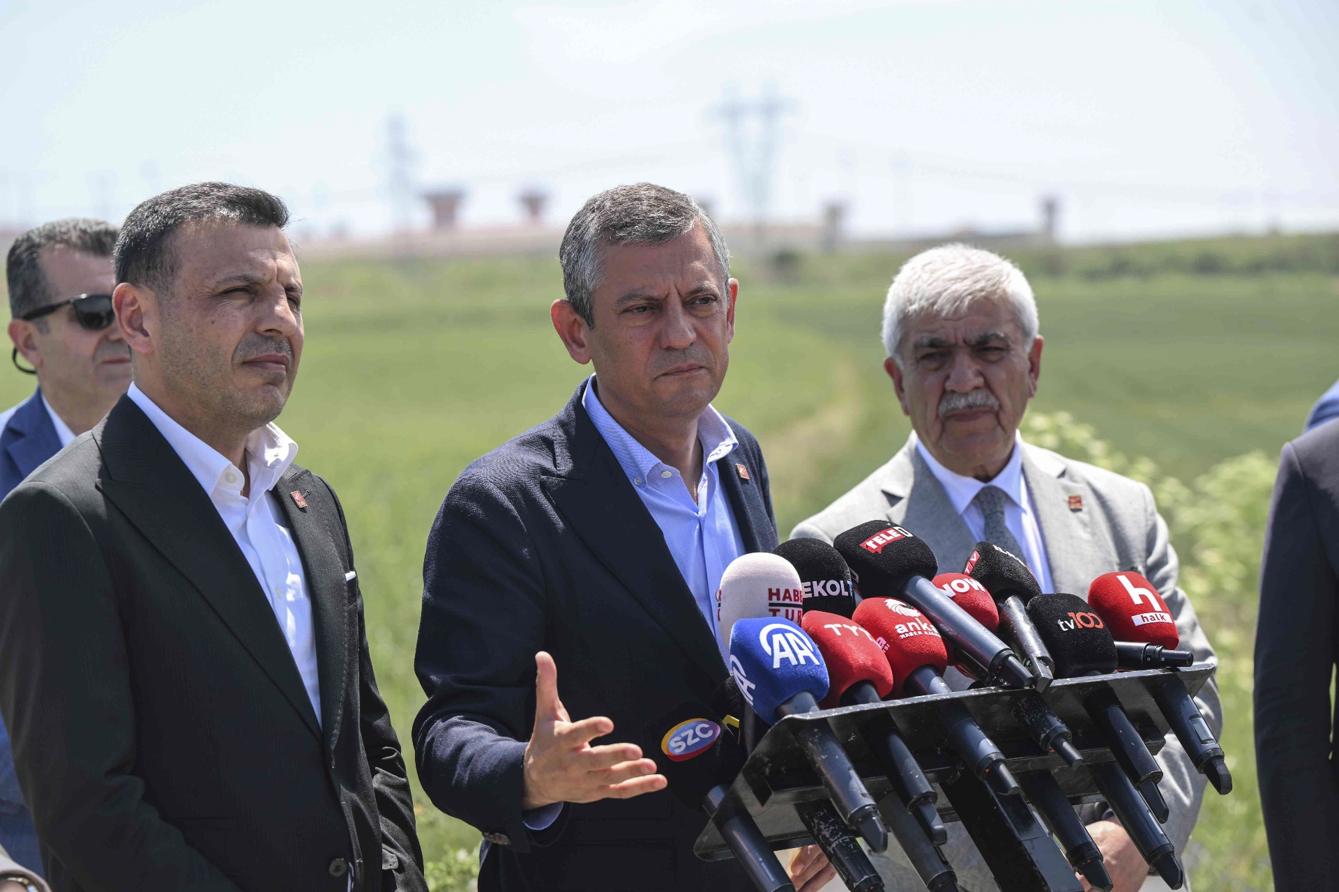 CHP Genel Başkanı Özgür Özel, Ekrem İmamoğlu’nu cezaevinde ziyaret etti,