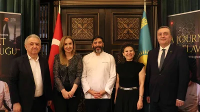 Astana’da düzenlenen gala yemeğinde Osmanlı saraylarından Anadolu’ya uzanan Türk mutfağı