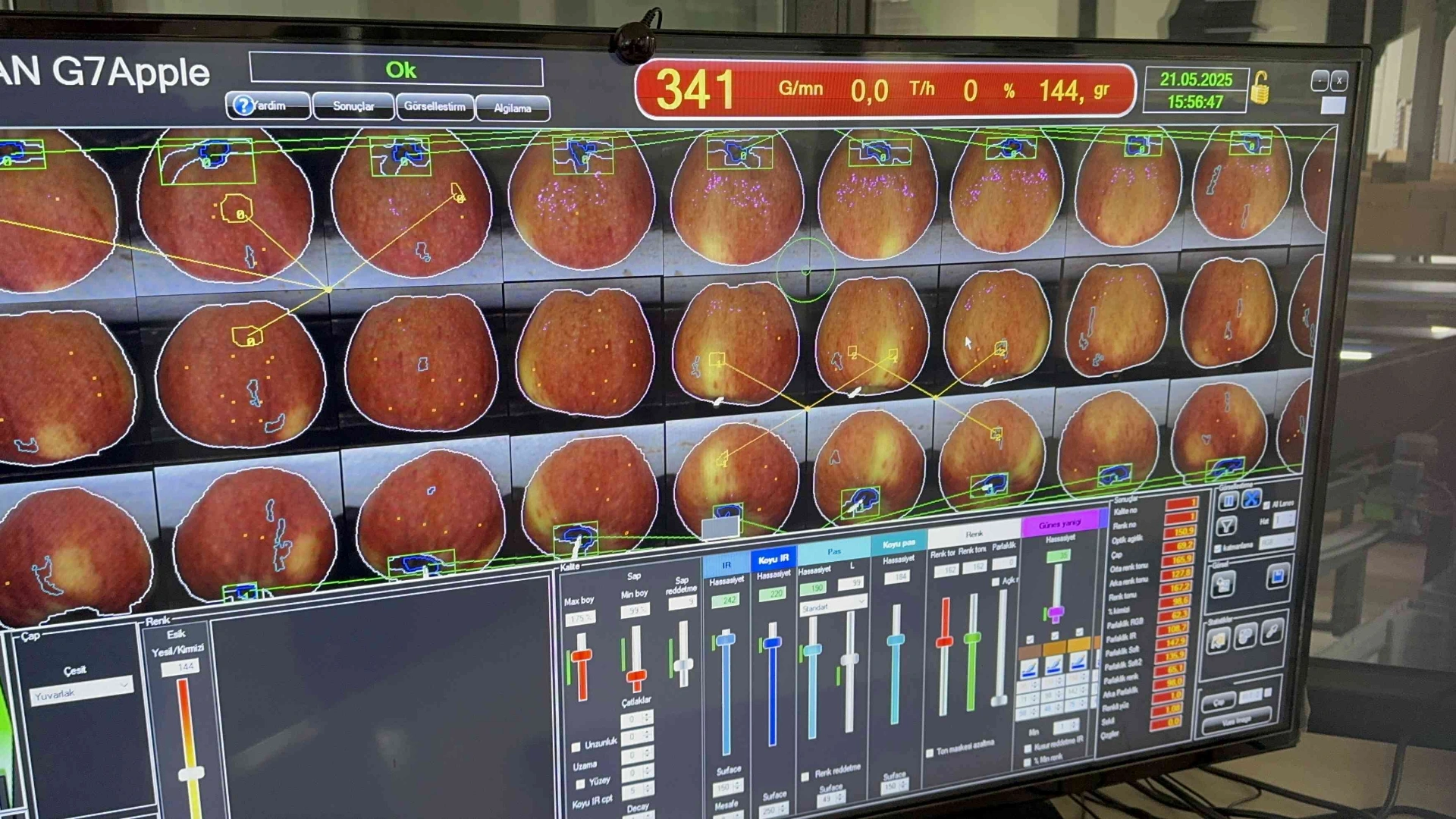 Tarımın geleceğine yön veren genç çiftçilerden Nagihan Ersan, elma üretiminde