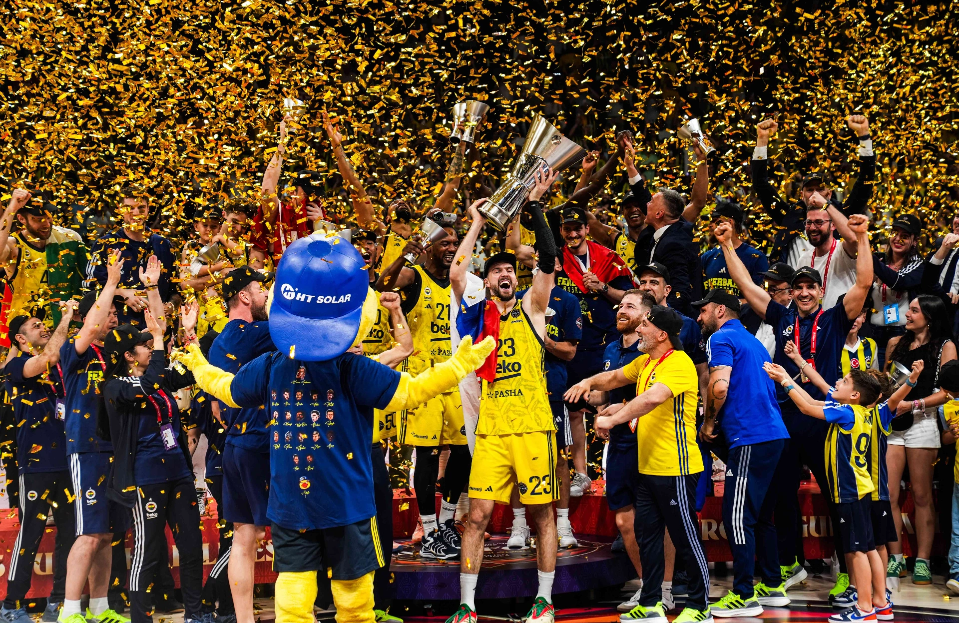 Fenerbahçe Beko, Monaco’yu 81-70 yenerek THY Avrupa Ligi’nde tarih yazdı.