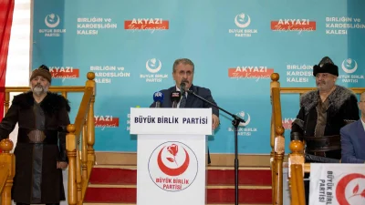 Sakarya’da konuşan BBP Lideri Mustafa Destici, terörle mücadelede kararlılık mesajı